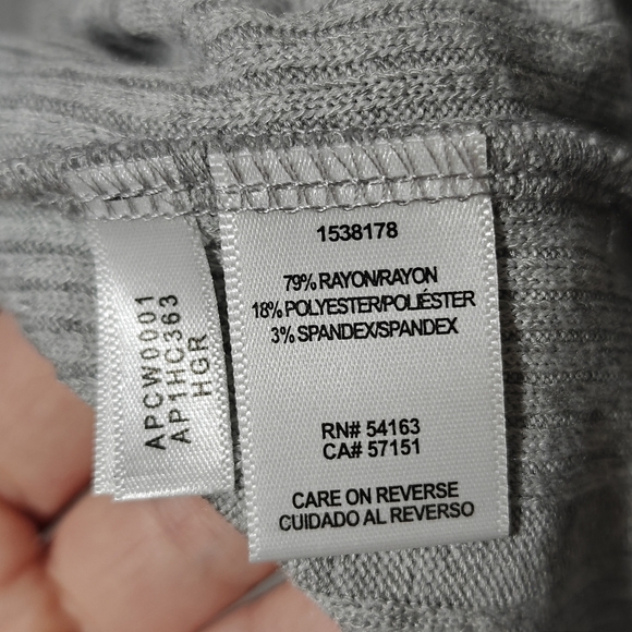 Andrew Marc NWT Sweater Medium Gray Pullover Oversized Comfy V-Neck - Picture 5 of 6